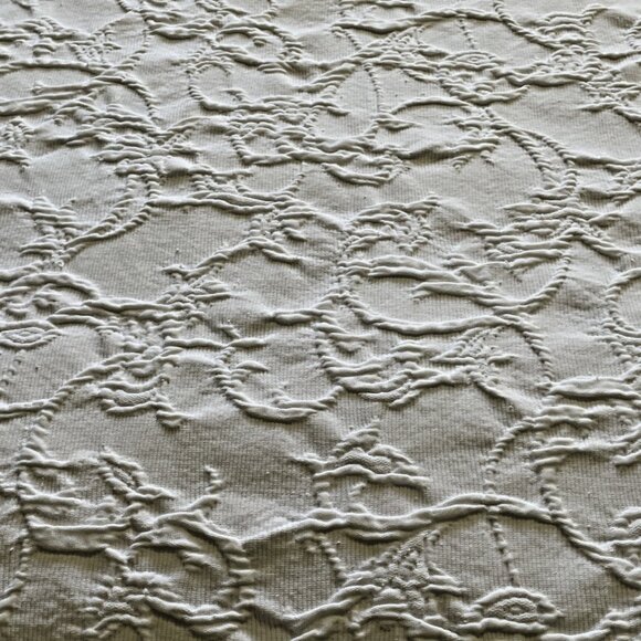 Vintage Quilted Bed Cover Coverlet Full/Queen Ivory Scalloped Edge Cottagecore - Picture 3 of 11